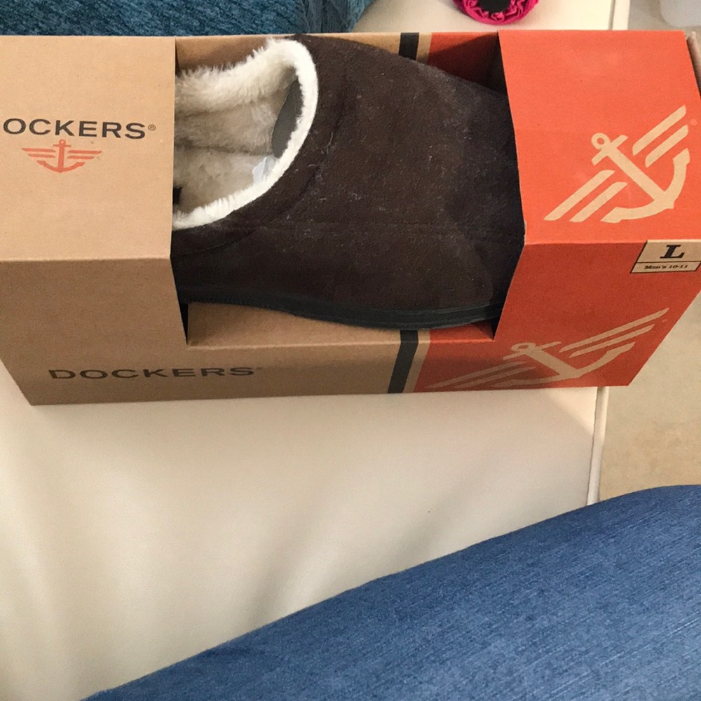 Men’s Dockers Slippers Size Large😀